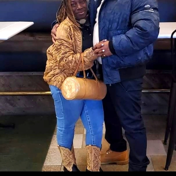 LV Vernice monogram shoulder bag 100% authentic - Picture 1 of 10